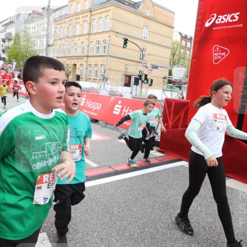 25.04.2026 - Das Zehntel Strokosch-Dieckow http://msf.ph/oto/9631215 25.04.2026 11:04:17 Ziel 5053, 5111, 5115, 5184, 5186, 5215, 5217, 5410, 5423, 5440, 5594, 5899, 5902, 5914, 5915, 5922, 5998, 6030, 6315, 6316, 6457, 6476, 6479, 6591, 6607, 6887, 7018, 7031, 7609, 7979, 7980 meine-sportfotos.de