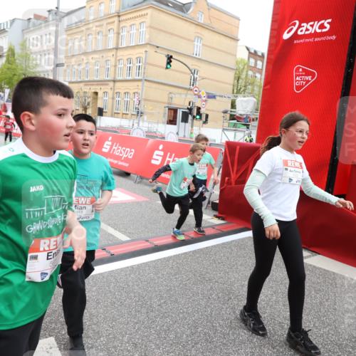 25.04.2026 - Das Zehntel Strokosch-Dieckow http://msf.ph/oto/9631219 25.04.2026 11:04:17 Ziel 5053, 5111, 5115, 5184, 5186, 5215, 5217, 5410, 5423, 5440, 5594, 5899, 5902, 5914, 5915, 5922, 5998, 6030, 6315, 6316, 6457, 6476, 6479, 6591, 6607, 6887, 7018, 7031, 7609, 7979, 7980 meine-sportfotos.de