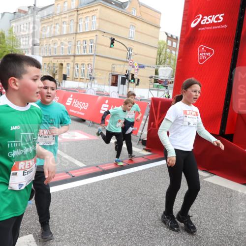 25.04.2026 - Das Zehntel Strokosch-Dieckow http://msf.ph/oto/9631223 25.04.2026 11:04:17 Ziel 5053, 5111, 5115, 5184, 5186, 5215, 5217, 5410, 5423, 5440, 5594, 5899, 5902, 5914, 5915, 5922, 5998, 6030, 6315, 6316, 6457, 6476, 6479, 6591, 6607, 6887, 7018, 7031, 7609, 7979, 7980 meine-sportfotos.de