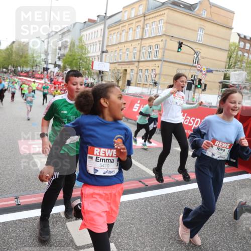 25.04.2026 - Das Zehntel Strokosch-Dieckow http://msf.ph/oto/9631236 25.04.2026 11:04:16 Ziel 5111, 5115, 5184, 5186, 5215, 5217, 5410, 5423, 5440, 5594, 5899, 5902, 5914, 5915, 5922, 5998, 6030, 6315, 6316, 6457, 6476, 6479, 6591, 6607, 7018, 7031, 7444, 7609, 7979 meine-sportfotos.de
