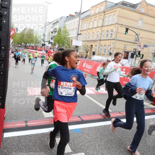 25.04.2026 - Das Zehntel Strokosch-Dieckow http://msf.ph/oto/9631244 25.04.2026 11:04:16 Ziel 5111, 5115, 5184, 5186, 5215, 5217, 5410, 5423, 5440, 5594, 5899, 5902, 5914, 5915, 5922, 5998, 6030, 6315, 6316, 6457, 6476, 6479, 6591, 6607, 7018, 7031, 7444, 7609, 7979 meine-sportfotos.de