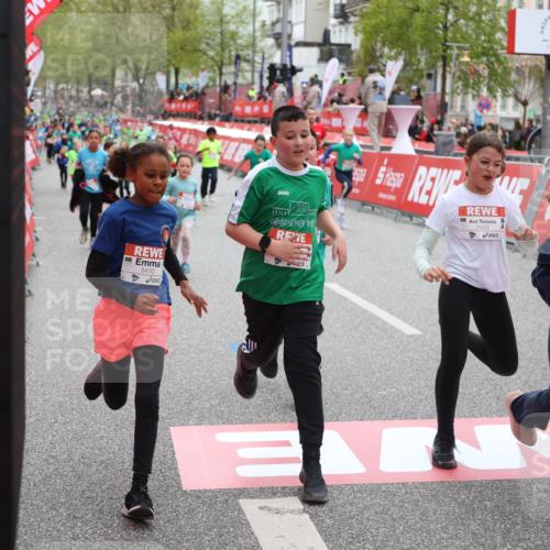 25.04.2026 - Das Zehntel Strokosch-Dieckow http://msf.ph/oto/9631263 25.04.2026 11:04:15 Ziel 5111, 5115, 5184, 5186, 5215, 5217, 5410, 5423, 5440, 5594, 5899, 5902, 5914, 5915, 5922, 5998, 6030, 6315, 6316, 6457, 6476, 6479, 6591, 6607, 7018, 7031, 7444 meine-sportfotos.de