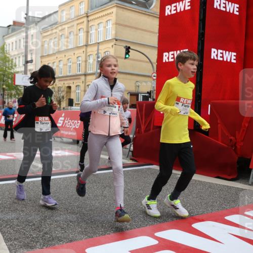25.04.2026 - Das Zehntel Strokosch-Dieckow http://msf.ph/oto/9631275 25.04.2026 09:04:23 Ziel 1706, 1911, 1925, 2215, 2231, 2355, 2948, 2965, 3056, 3366, 3386, 3388 meine-sportfotos.de