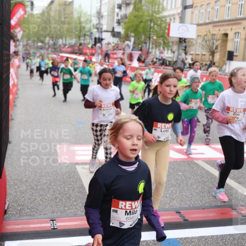 25.04.2026 - Das Zehntel Strokosch-Dieckow http://msf.ph/oto/9631291 25.04.2026 11:04:13 Ziel 5111, 5115, 5184, 5186, 5215, 5217, 5410, 5423, 5440, 5594, 5899, 5902, 5914, 5922, 5991, 6315, 6316, 6448, 6457, 6476, 6479, 6591, 6607, 7018, 7031, 7444 meine-sportfotos.de