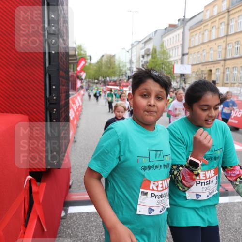 25.04.2026 - Das Zehntel Strokosch-Dieckow http://msf.ph/oto/9631303 25.04.2026 11:04:13 Ziel 5111, 5115, 5184, 5186, 5215, 5217, 5410, 5423, 5440, 5594, 5899, 5902, 5914, 5922, 5991, 6315, 6316, 6448, 6457, 6476, 6479, 6591, 6607, 7018, 7031, 7444 meine-sportfotos.de