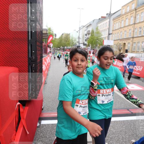 25.04.2026 - Das Zehntel Strokosch-Dieckow http://msf.ph/oto/9631309 25.04.2026 11:04:12 Ziel 5111, 5184, 5186, 5594, 5685, 5899, 5902, 5922, 5991, 6315, 6316, 6448, 6457, 6476, 6479, 6591, 6607, 7018, 7031, 7444 meine-sportfotos.de