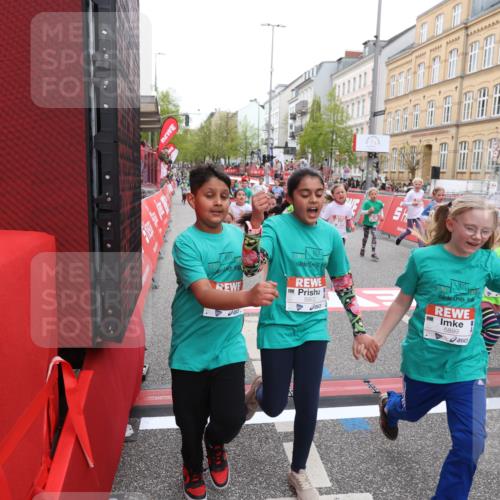 25.04.2026 - Das Zehntel Strokosch-Dieckow http://msf.ph/oto/9631314 25.04.2026 11:04:12 Ziel 5111, 5184, 5186, 5594, 5685, 5899, 5902, 5922, 5991, 6315, 6316, 6448, 6457, 6476, 6479, 6591, 6607, 7018, 7031, 7444 meine-sportfotos.de