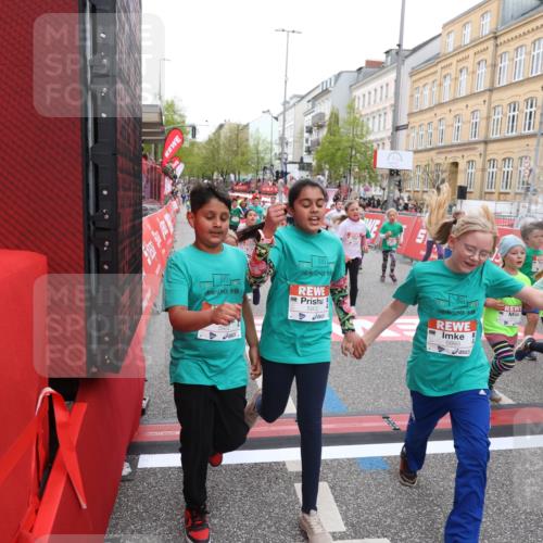 25.04.2026 - Das Zehntel Strokosch-Dieckow http://msf.ph/oto/9631319 25.04.2026 11:04:12 Ziel 5111, 5184, 5186, 5594, 5685, 5899, 5902, 5922, 5991, 6315, 6316, 6448, 6457, 6476, 6479, 6591, 6607, 7018, 7031, 7444 meine-sportfotos.de