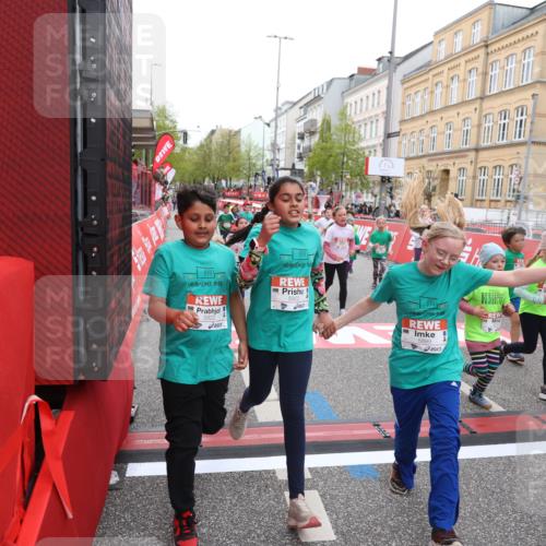 25.04.2026 - Das Zehntel Strokosch-Dieckow http://msf.ph/oto/9631326 25.04.2026 11:04:12 Ziel 5111, 5184, 5186, 5594, 5685, 5899, 5902, 5922, 5991, 6315, 6316, 6448, 6457, 6476, 6479, 6591, 6607, 7018, 7031, 7444 meine-sportfotos.de