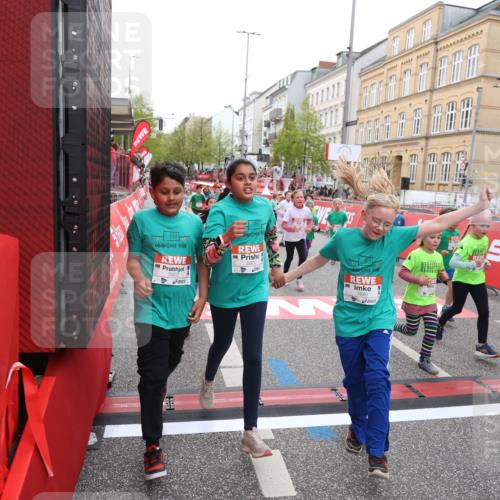 25.04.2026 - Das Zehntel Strokosch-Dieckow http://msf.ph/oto/9631328 25.04.2026 11:04:12 Ziel 5111, 5184, 5186, 5594, 5685, 5899, 5902, 5922, 5991, 6315, 6316, 6448, 6457, 6476, 6479, 6591, 6607, 7018, 7031, 7444 meine-sportfotos.de