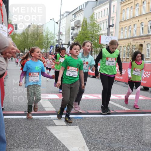 25.04.2026 - Das Zehntel Strokosch-Dieckow http://msf.ph/oto/9631334 25.04.2026 09:04:37 Ziel 1419, 1663, 1864, 1876, 2403, 2569, 2706, 3013, 3035, 3262, 3325, 3749, 3763, 3792 meine-sportfotos.de