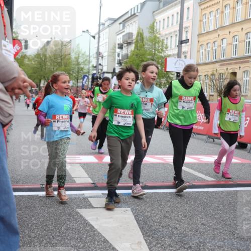 25.04.2026 - Das Zehntel Strokosch-Dieckow http://msf.ph/oto/9631337 25.04.2026 09:04:37 Ziel 1419, 1663, 1864, 1876, 2403, 2569, 2706, 3013, 3035, 3262, 3325, 3749, 3763, 3792 meine-sportfotos.de