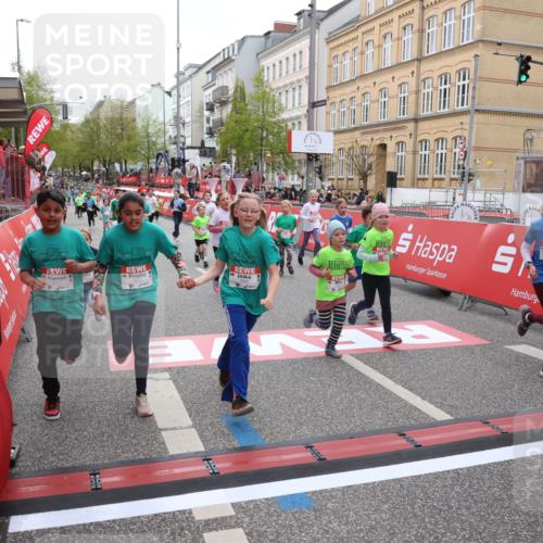 25.04.2026 - Das Zehntel Strokosch-Dieckow http://msf.ph/oto/9631338 25.04.2026 11:04:12 Ziel 5111, 5184, 5186, 5594, 5685, 5899, 5902, 5922, 5991, 6315, 6316, 6448, 6457, 6476, 6479, 6591, 6607, 7018, 7031, 7444 meine-sportfotos.de