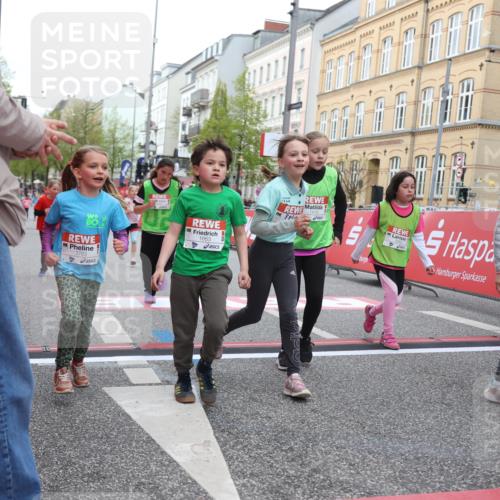 25.04.2026 - Das Zehntel Strokosch-Dieckow http://msf.ph/oto/9631340 25.04.2026 09:04:37 Ziel 1419, 1663, 1864, 1876, 2403, 2569, 2706, 3013, 3035, 3262, 3325, 3749, 3763, 3792 meine-sportfotos.de