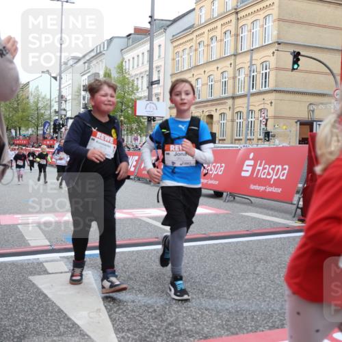 25.04.2026 - Das Zehntel Strokosch-Dieckow http://msf.ph/oto/9631371 25.04.2026 09:04:44 Ziel 1623, 1933, 2212, 2569, 2576, 2923, 3325, 3728, 3818, 3821 meine-sportfotos.de
