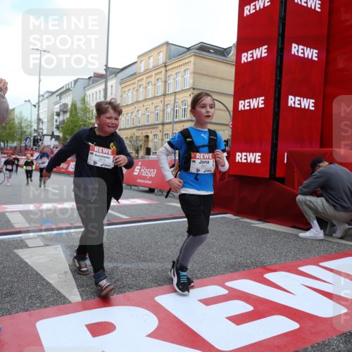 25.04.2026 - Das Zehntel Strokosch-Dieckow http://msf.ph/oto/9631372 25.04.2026 09:04:44 Ziel 1623, 1933, 2212, 2569, 2576, 2923, 3325, 3728, 3818, 3821 meine-sportfotos.de