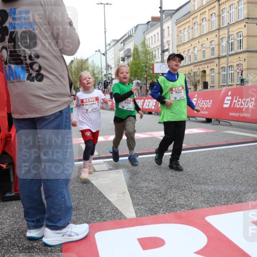 25.04.2026 - Das Zehntel Strokosch-Dieckow http://msf.ph/oto/9631384 25.04.2026 09:04:56 Ziel 1062, 1063, 1068, 1228, 1439, 1661, 2397, 2839, 3442, 3446, 3880 meine-sportfotos.de