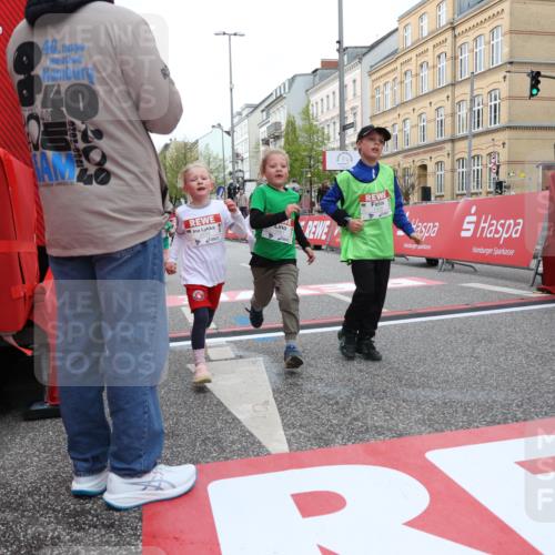 25.04.2026 - Das Zehntel Strokosch-Dieckow http://msf.ph/oto/9631386 25.04.2026 09:04:56 Ziel 1062, 1063, 1068, 1228, 1439, 1661, 2397, 2839, 3442, 3446, 3880 meine-sportfotos.de