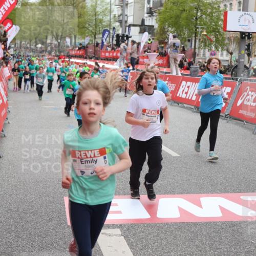 25.04.2026 - Das Zehntel Strokosch-Dieckow http://msf.ph/oto/9631387 25.04.2026 11:04:04 Ziel 5106, 5262, 5272, 5283, 5685, 5774, 5864, 5985, 6312, 6598, 6927, 6949, 7440, 7441, 7610 meine-sportfotos.de