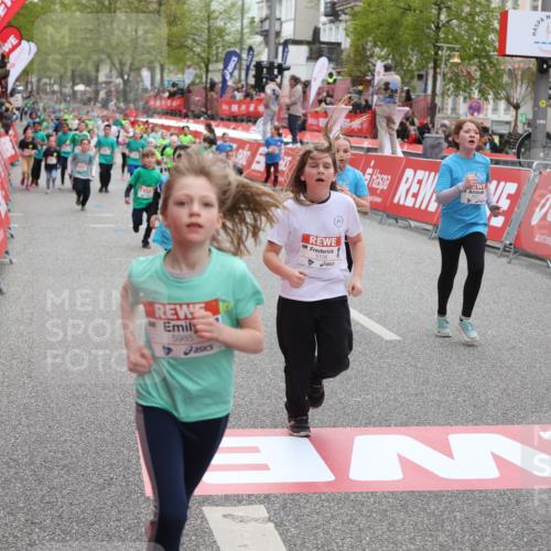 25.04.2026 - Das Zehntel Strokosch-Dieckow http://msf.ph/oto/9631389 25.04.2026 11:04:04 Ziel 5106, 5262, 5272, 5283, 5685, 5774, 5864, 5985, 6312, 6598, 6927, 6949, 7440, 7441, 7610 meine-sportfotos.de