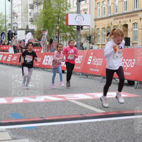 25.04.2026 - Das Zehntel Strokosch-Dieckow http://msf.ph/oto/9631450 25.04.2026 09:07:20 Ziel 1079, 1321, 1524, 2180, 2202, 2924, 2930, 3732, 3742, 3753, 3779, 3864 meine-sportfotos.de