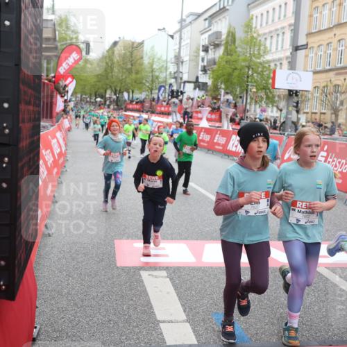 25.04.2026 - Das Zehntel Strokosch-Dieckow http://msf.ph/oto/9631453 25.04.2026 11:03:57 Ziel 5046, 5231, 5468, 5520, 5745, 5774, 5864, 5865, 6291, 6485, 6570, 6598, 6780, 6782, 6812, 6976, 6995, 7000, 7538, 7602, 7610, 7620, 7630, 7934, 7936 meine-sportfotos.de