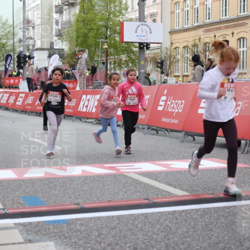 25.04.2026 - Das Zehntel Strokosch-Dieckow http://msf.ph/oto/9631454 25.04.2026 09:07:20 Ziel 1079, 1321, 1524, 2180, 2202, 2924, 2930, 3732, 3742, 3753, 3779, 3864 meine-sportfotos.de