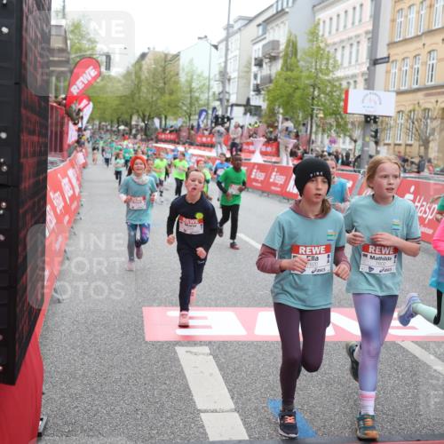 25.04.2026 - Das Zehntel Strokosch-Dieckow http://msf.ph/oto/9631456 25.04.2026 11:03:57 Ziel 5046, 5231, 5468, 5520, 5745, 5774, 5864, 5865, 6291, 6485, 6570, 6598, 6780, 6782, 6812, 6976, 6995, 7000, 7538, 7602, 7610, 7620, 7630, 7934, 7936 meine-sportfotos.de