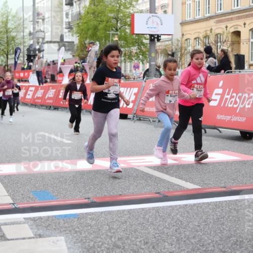 25.04.2026 - Das Zehntel Strokosch-Dieckow http://msf.ph/oto/9631459 25.04.2026 09:07:21 Ziel 1079, 1095, 1321, 2180, 2202, 2924, 2930, 3732, 3742, 3753, 3779, 3864 meine-sportfotos.de