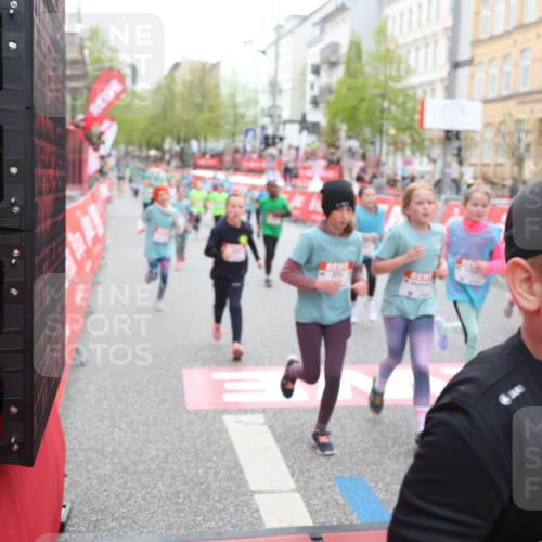25.04.2026 - Das Zehntel Strokosch-Dieckow http://msf.ph/oto/9631460 25.04.2026 11:03:57 Ziel 5046, 5231, 5468, 5520, 5745, 5774, 5864, 5865, 6291, 6485, 6570, 6598, 6780, 6782, 6812, 6976, 6995, 7000, 7538, 7602, 7610, 7620, 7630, 7934, 7936 meine-sportfotos.de
