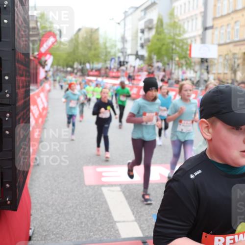 25.04.2026 - Das Zehntel Strokosch-Dieckow http://msf.ph/oto/9631463 25.04.2026 11:03:57 Ziel 5046, 5231, 5468, 5520, 5745, 5774, 5864, 5865, 6291, 6485, 6570, 6598, 6780, 6782, 6812, 6976, 6995, 7000, 7538, 7602, 7610, 7620, 7630, 7934, 7936 meine-sportfotos.de