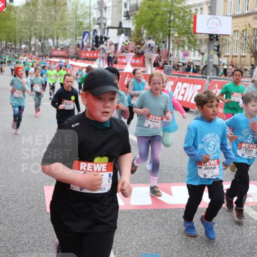 25.04.2026 - Das Zehntel Strokosch-Dieckow http://msf.ph/oto/9631471 25.04.2026 11:03:56 Ziel 5046, 5231, 5468, 5520, 5745, 5774, 5865, 6150, 6291, 6485, 6570, 6598, 6780, 6782, 6812, 6976, 6994, 6995, 7000, 7025, 7538, 7602, 7620, 7630, 7934, 7936 meine-sportfotos.de