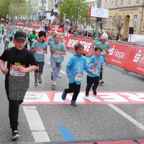 25.04.2026 - Das Zehntel Strokosch-Dieckow http://msf.ph/oto/9631476 25.04.2026 11:03:56 Ziel 5046, 5231, 5468, 5520, 5745, 5774, 5865, 6150, 6291, 6485, 6570, 6598, 6780, 6782, 6812, 6976, 6994, 6995, 7000, 7025, 7538, 7602, 7620, 7630, 7934, 7936 meine-sportfotos.de