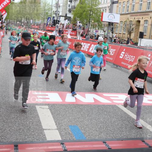 25.04.2026 - Das Zehntel Strokosch-Dieckow http://msf.ph/oto/9631491 25.04.2026 11:03:55 Ziel 5046, 5224, 5231, 5468, 5520, 5745, 5865, 5888, 6150, 6291, 6485, 6570, 6780, 6782, 6812, 6976, 6994, 6995, 7000, 7025, 7538, 7602, 7620, 7630, 7934, 7936 meine-sportfotos.de