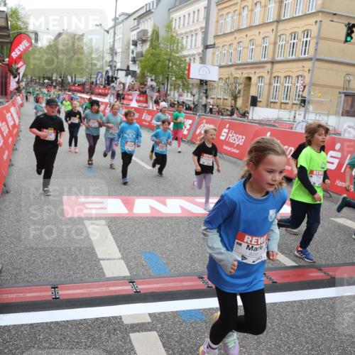 25.04.2026 - Das Zehntel Strokosch-Dieckow http://msf.ph/oto/9631493 25.04.2026 11:03:55 Ziel 5046, 5224, 5231, 5468, 5520, 5745, 5865, 5888, 6150, 6291, 6485, 6570, 6780, 6782, 6812, 6976, 6994, 6995, 7000, 7025, 7538, 7602, 7620, 7630, 7934, 7936 meine-sportfotos.de