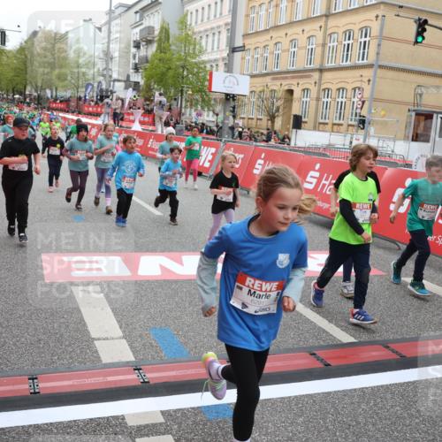 25.04.2026 - Das Zehntel Strokosch-Dieckow http://msf.ph/oto/9631498 25.04.2026 11:03:55 Ziel 5046, 5224, 5231, 5468, 5520, 5745, 5865, 5888, 6150, 6291, 6485, 6570, 6780, 6782, 6812, 6976, 6994, 6995, 7000, 7025, 7538, 7602, 7620, 7630, 7934, 7936 meine-sportfotos.de