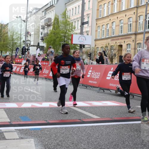 25.04.2026 - Das Zehntel Strokosch-Dieckow http://msf.ph/oto/9631505 25.04.2026 09:07:30 Ziel 1258, 1375, 1800, 1806, 2913, 3735, 3791, 3889, 3908, 3934, 3935 meine-sportfotos.de