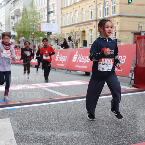 25.04.2026 - Das Zehntel Strokosch-Dieckow http://msf.ph/oto/9631517 25.04.2026 09:07:32 Ziel 1243, 1245, 1258, 1375, 1800, 1806, 2555, 2913, 3791, 3877, 3889, 3908, 3935, 3953 meine-sportfotos.de