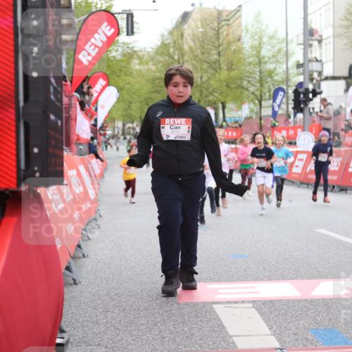 25.04.2026 - Das Zehntel Strokosch-Dieckow http://msf.ph/oto/9631536 25.04.2026 09:07:40 Ziel 1243, 1245, 2555, 2614, 3785, 3877, 3953 meine-sportfotos.de