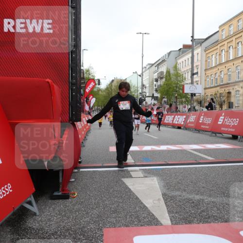 25.04.2026 - Das Zehntel Strokosch-Dieckow http://msf.ph/oto/9631539 25.04.2026 09:07:42 Ziel 1498, 2614 meine-sportfotos.de