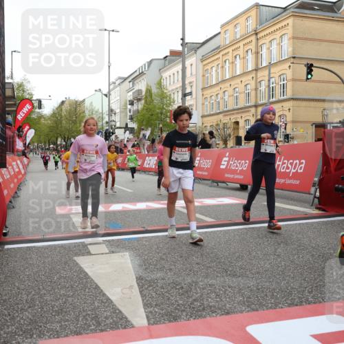 25.04.2026 - Das Zehntel Strokosch-Dieckow http://msf.ph/oto/9631551 25.04.2026 09:07:46 Ziel 1272, 1498, 1954, 1976, 1977, 2272, 2287, 2614, 3761, 3775 meine-sportfotos.de