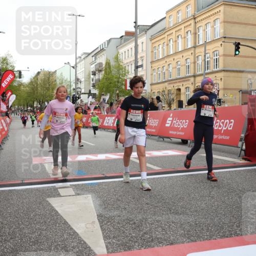 25.04.2026 - Das Zehntel Strokosch-Dieckow http://msf.ph/oto/9631553 25.04.2026 09:07:46 Ziel 1272, 1498, 1954, 1976, 1977, 2272, 2287, 2614, 3761, 3775 meine-sportfotos.de