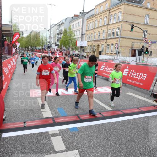 25.04.2026 - Das Zehntel Strokosch-Dieckow http://msf.ph/oto/9631561 25.04.2026 11:03:50 Ziel 5046, 5214, 5224, 5225, 5888, 5895, 6150, 6268, 6485, 6570, 6812, 6817, 6849, 6994, 7000, 7025, 7347, 7538, 7874, 7934 meine-sportfotos.de