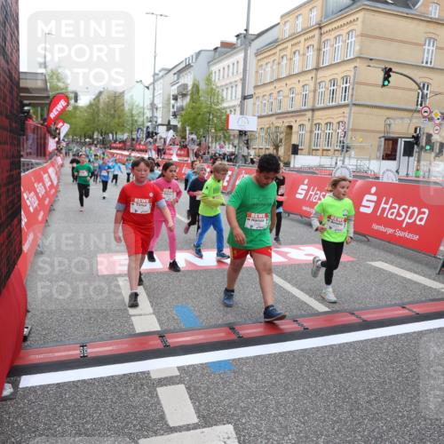 25.04.2026 - Das Zehntel Strokosch-Dieckow http://msf.ph/oto/9631562 25.04.2026 11:03:50 Ziel 5046, 5214, 5224, 5225, 5888, 5895, 6150, 6268, 6485, 6570, 6812, 6817, 6849, 6994, 7000, 7025, 7347, 7538, 7874, 7934 meine-sportfotos.de