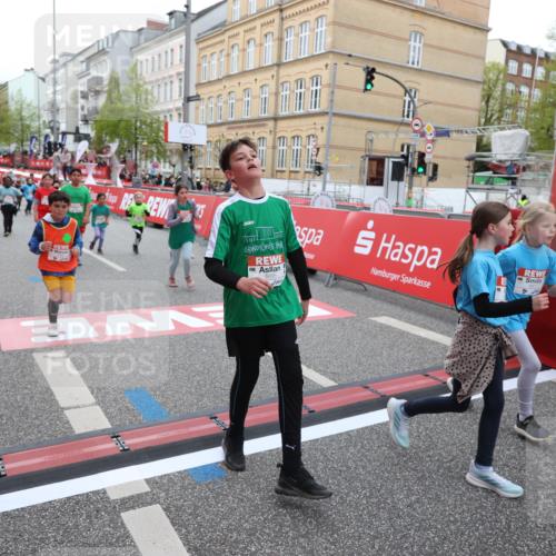 25.04.2026 - Das Zehntel Strokosch-Dieckow http://msf.ph/oto/9631579 25.04.2026 11:03:45 Ziel 5011, 5134, 5152, 5214, 5225, 5895, 6165, 6176, 6268, 6269, 6278, 6817, 6849, 7343, 7347, 7799, 7874 meine-sportfotos.de