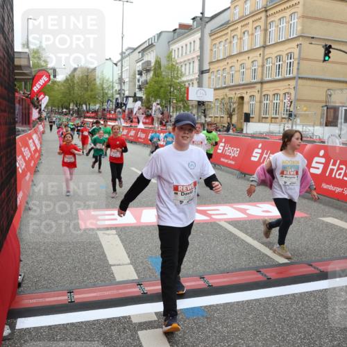 25.04.2026 - Das Zehntel Strokosch-Dieckow http://msf.ph/oto/9631608 25.04.2026 11:03:40 Ziel 5011, 5042, 5134, 5152, 5330, 5351, 5582, 5772, 5940, 6165, 6176, 6267, 6269, 6278, 7038, 7343, 7442, 7445, 7453, 7475 meine-sportfotos.de