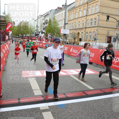 25.04.2026 - Das Zehntel Strokosch-Dieckow http://msf.ph/oto/9631611 25.04.2026 11:03:40 Ziel 5011, 5042, 5134, 5152, 5330, 5351, 5582, 5772, 5940, 6165, 6176, 6267, 6269, 6278, 7038, 7343, 7442, 7445, 7453, 7475 meine-sportfotos.de