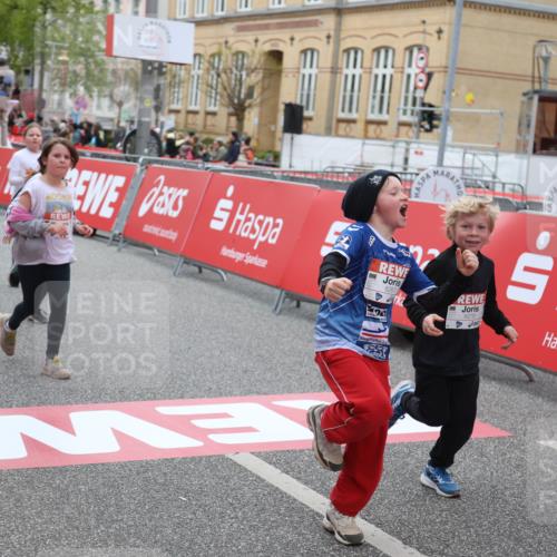 25.04.2026 - Das Zehntel Strokosch-Dieckow http://msf.ph/oto/9631619 25.04.2026 11:03:39 Ziel 5011, 5042, 5134, 5330, 5351, 5582, 5772, 5940, 6267, 6269, 6278, 7038, 7442, 7445, 7453, 7475 meine-sportfotos.de