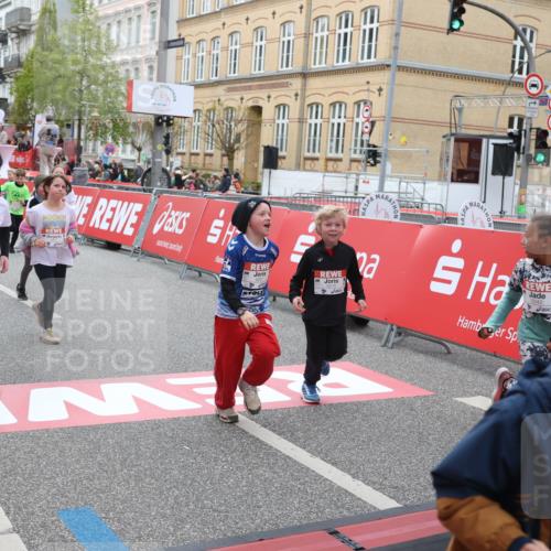 25.04.2026 - Das Zehntel Strokosch-Dieckow http://msf.ph/oto/9631620 25.04.2026 11:03:38 Ziel 5011, 5042, 5134, 5136, 5330, 5351, 5582, 5772, 5940, 6267, 6269, 6278, 7024, 7038, 7442, 7445, 7453, 7475, 7561, 7667, 8075 meine-sportfotos.de