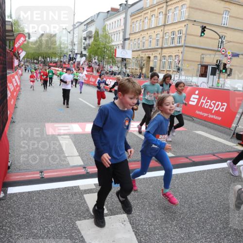25.04.2026 - Das Zehntel Strokosch-Dieckow http://msf.ph/oto/9631630 25.04.2026 11:03:37 Ziel 5042, 5136, 5330, 5351, 5582, 5772, 5940, 6267, 6278, 7024, 7038, 7282, 7292, 7442, 7445, 7453, 7475, 7561, 7667, 8075 meine-sportfotos.de